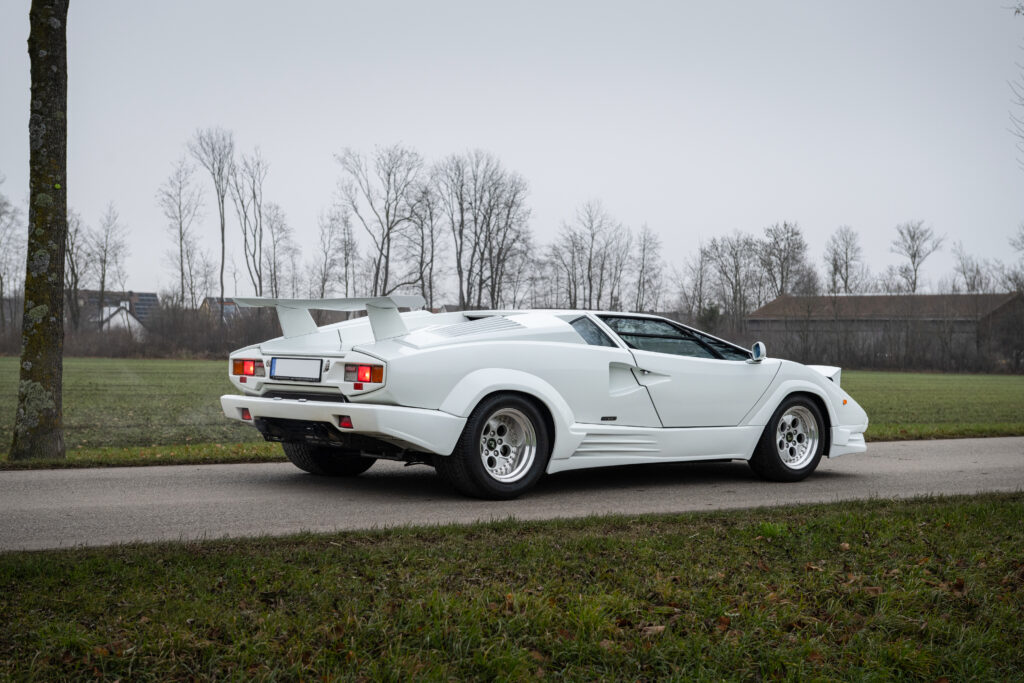 1989-Lamborghini-Countach-25th-Anniversary-Edition-by-Bertone_1410230